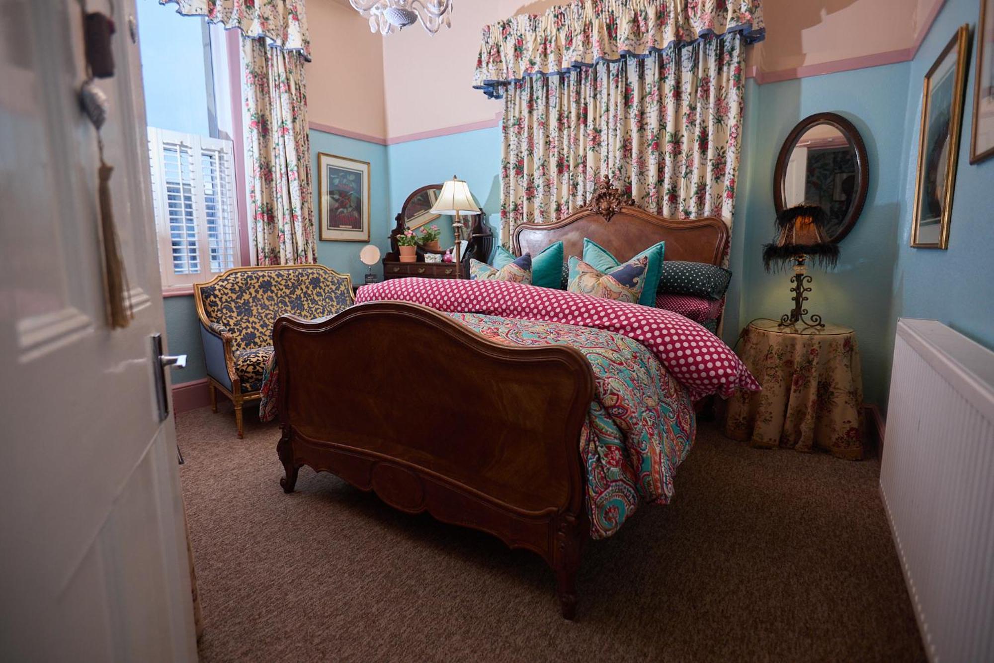 Large Double Room with Private External Bathroom,1742801683:JPEG