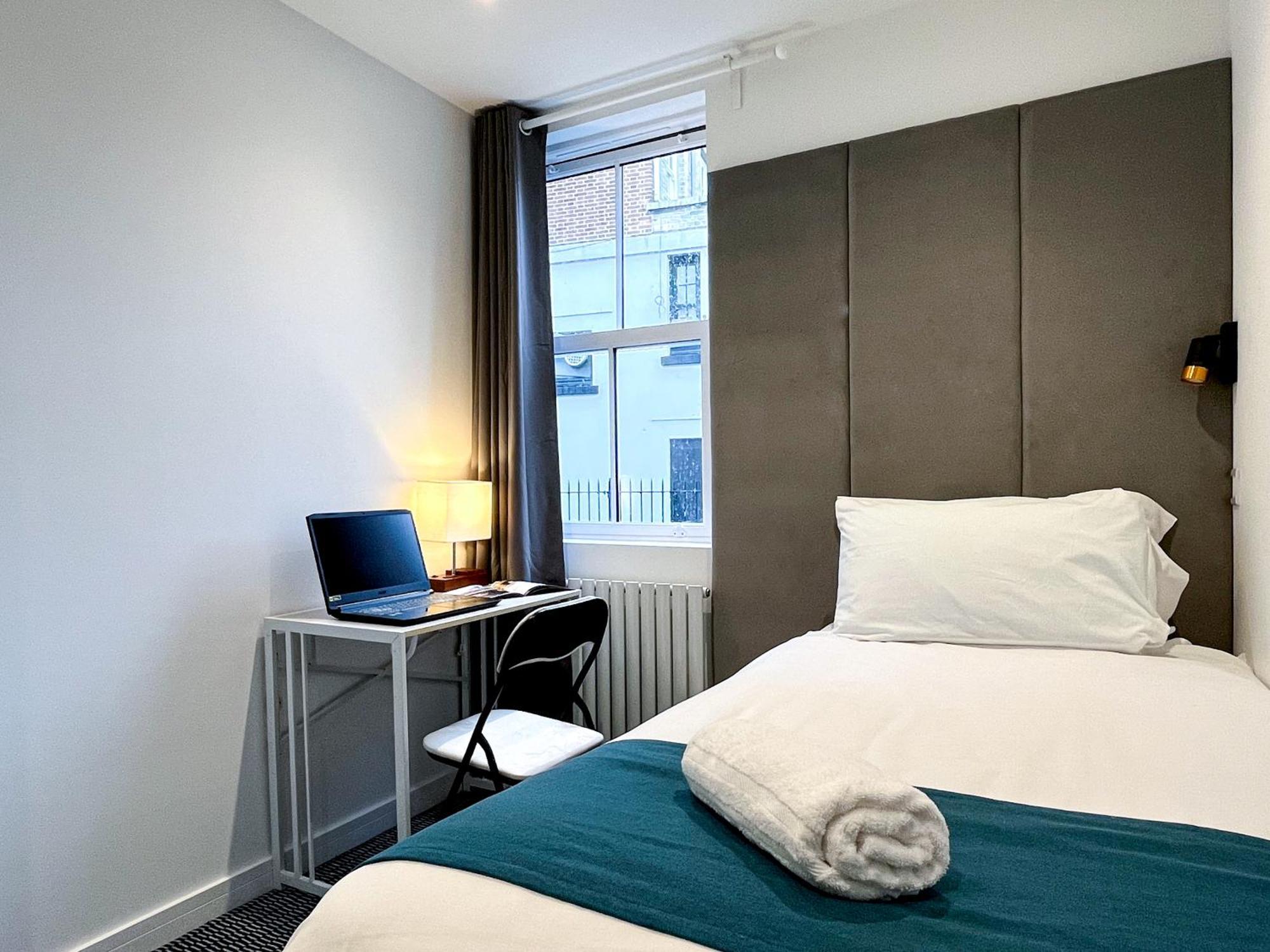 Single Room with Bathroom,1743079571:JPEG