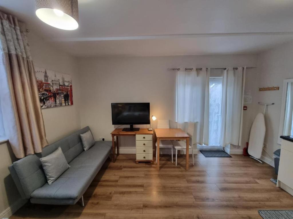 Deluxe Double Studio (not themed)