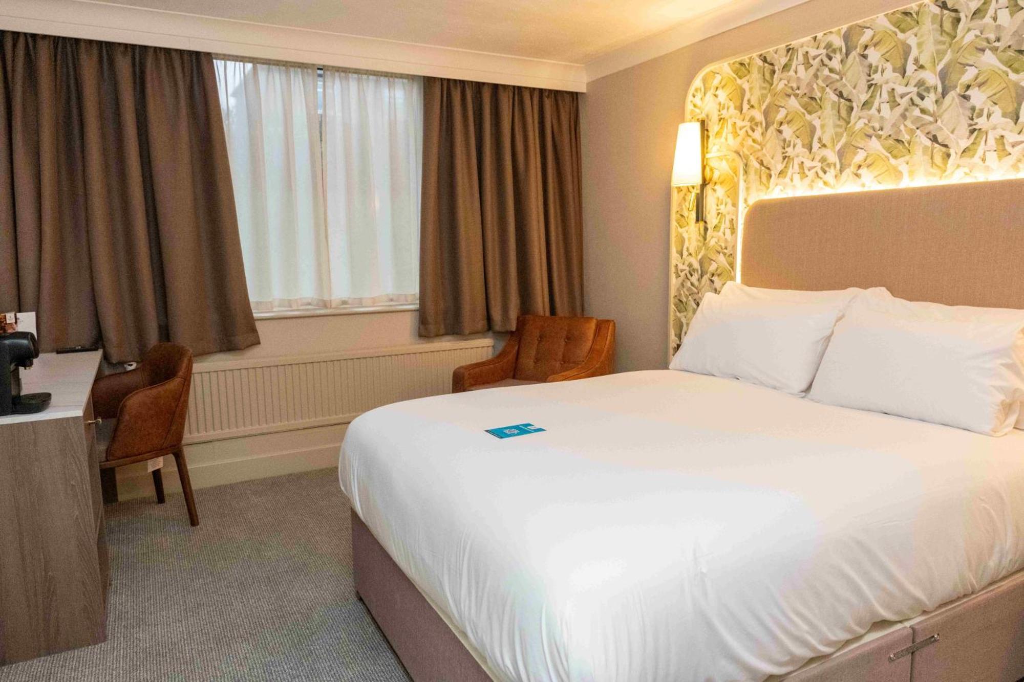 Deluxe Double Room,1756396749:JPEG