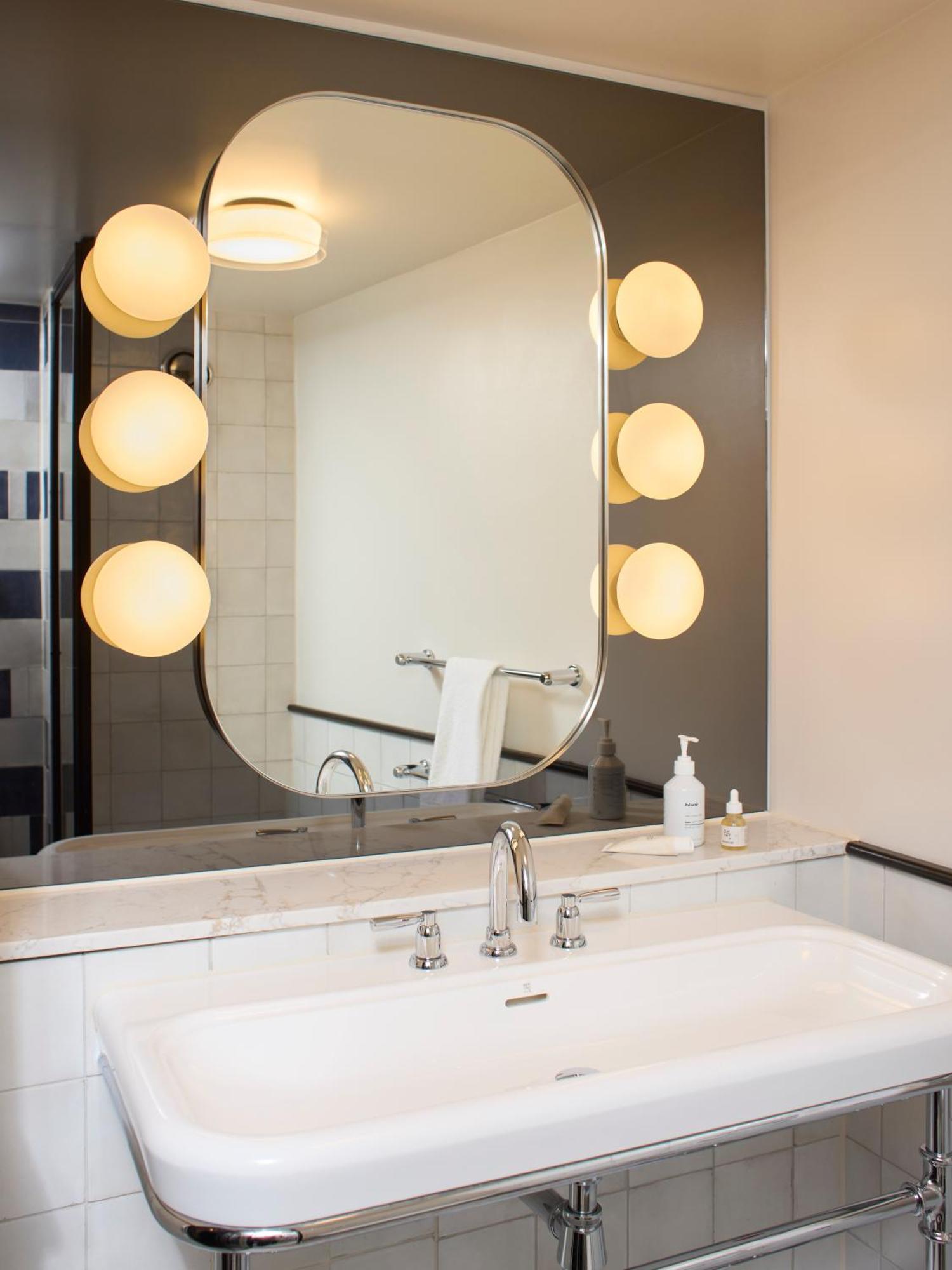 Cosy Up,1756457814:JPEG