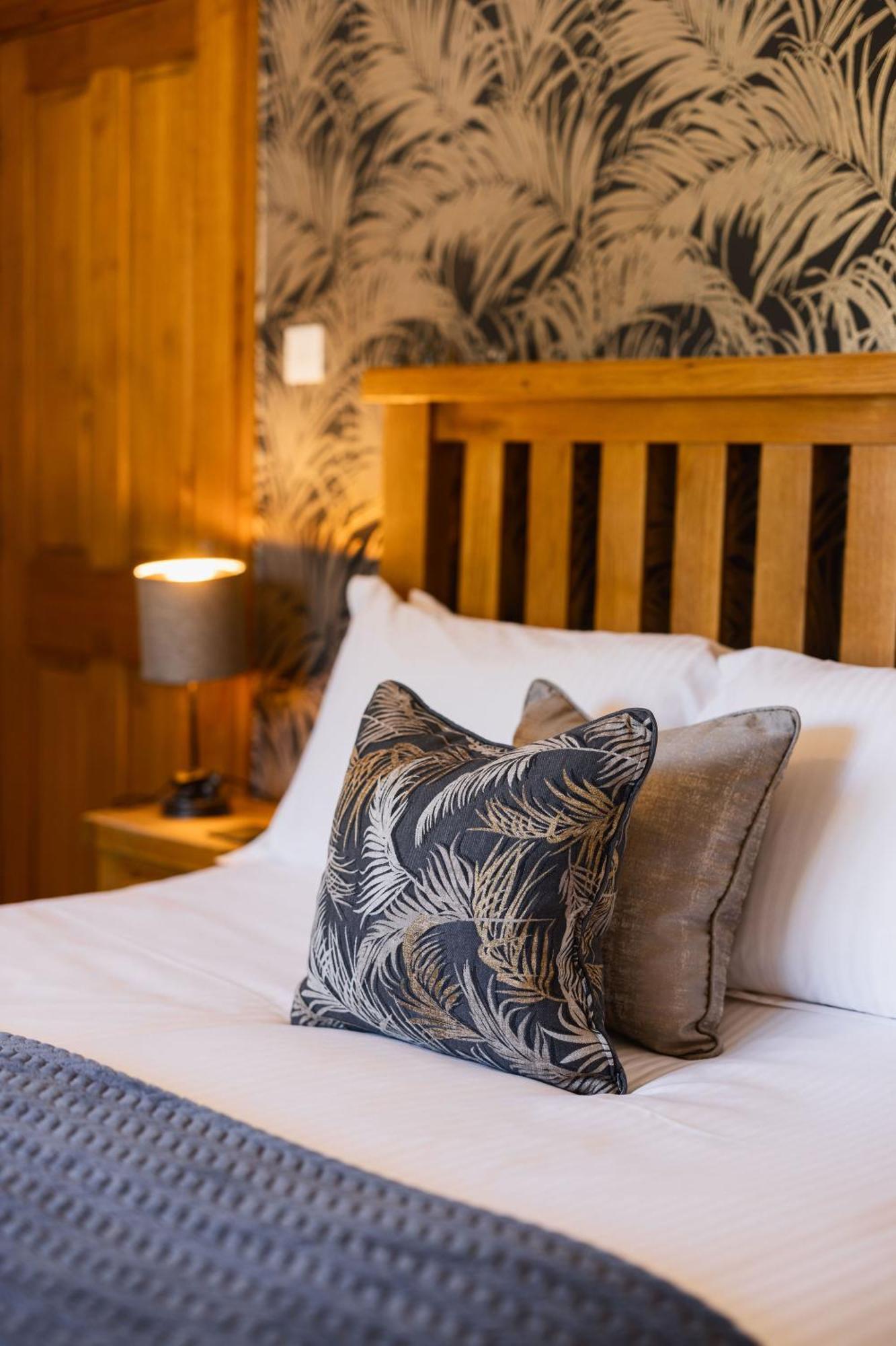 Deluxe Double Room,1756485024:JPEG