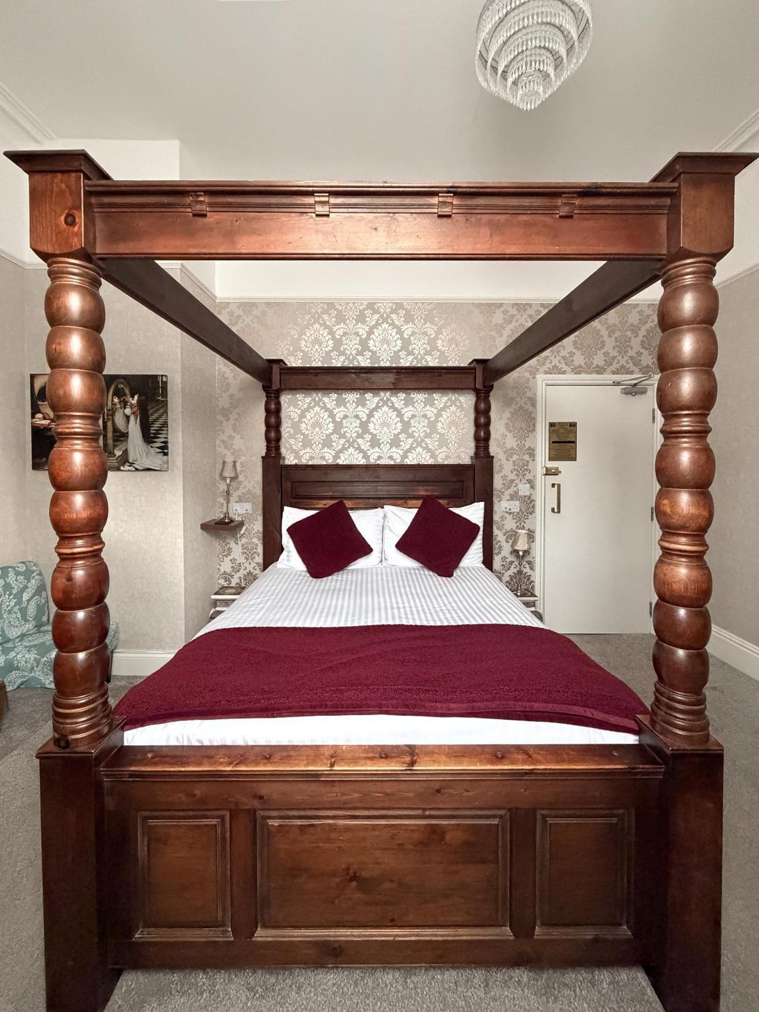 Four Poster King Room,1756722128:JPEG