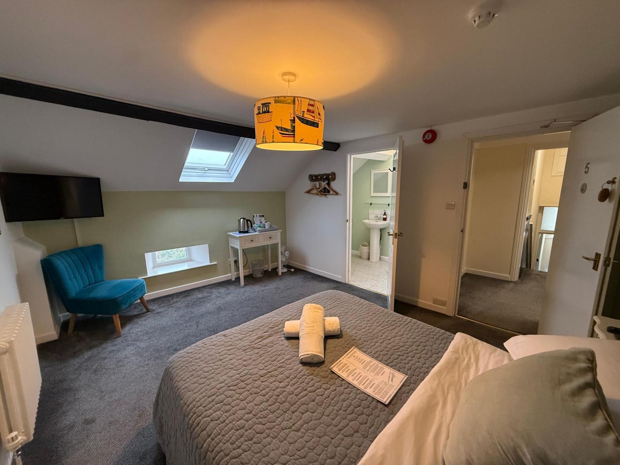 Large Double Room,1756722244:JPEG