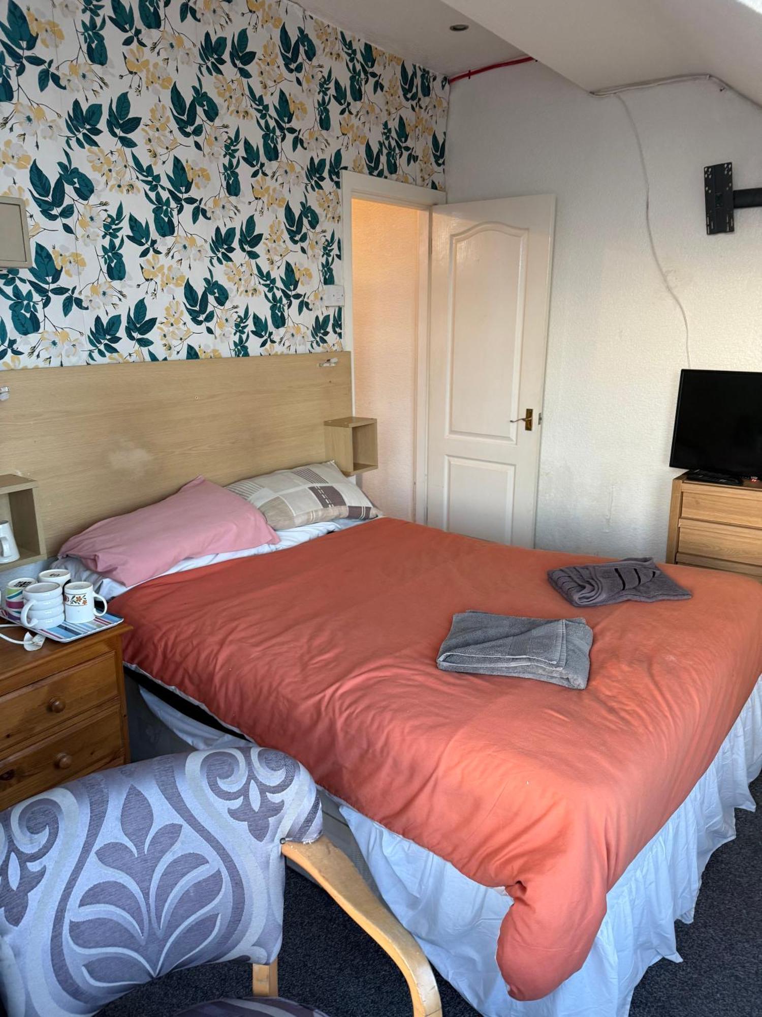 Family Room,1758314054:JPEG