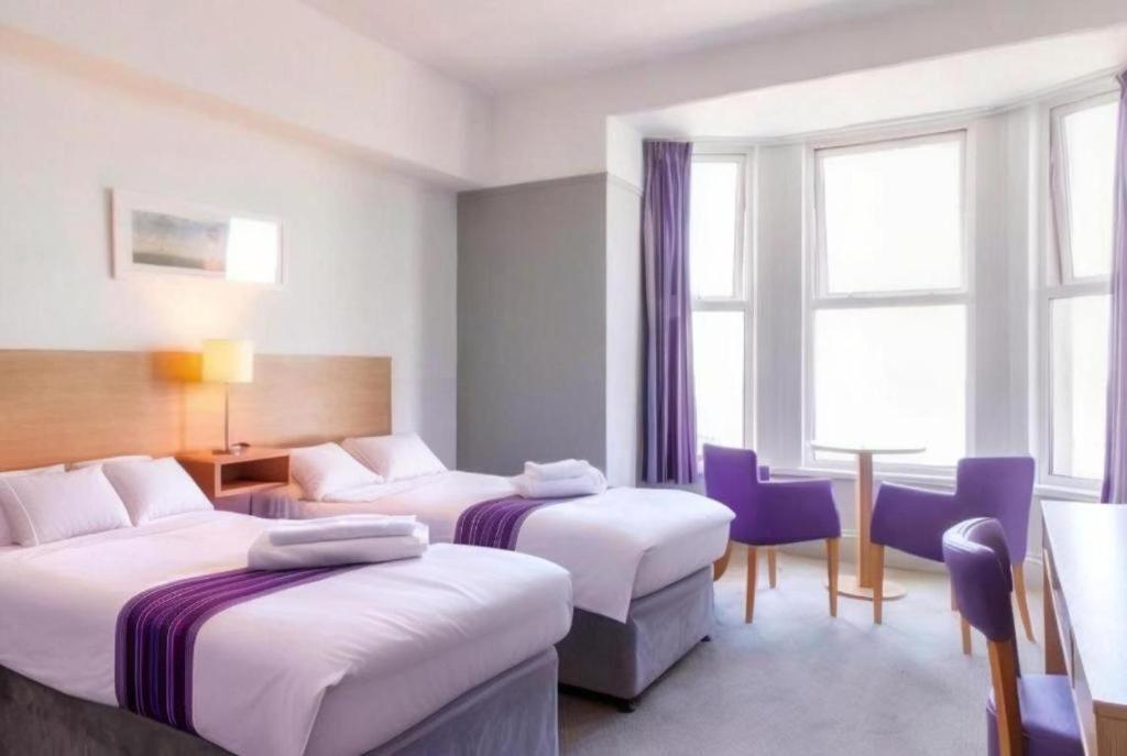 Standard Twin Room with Sea View