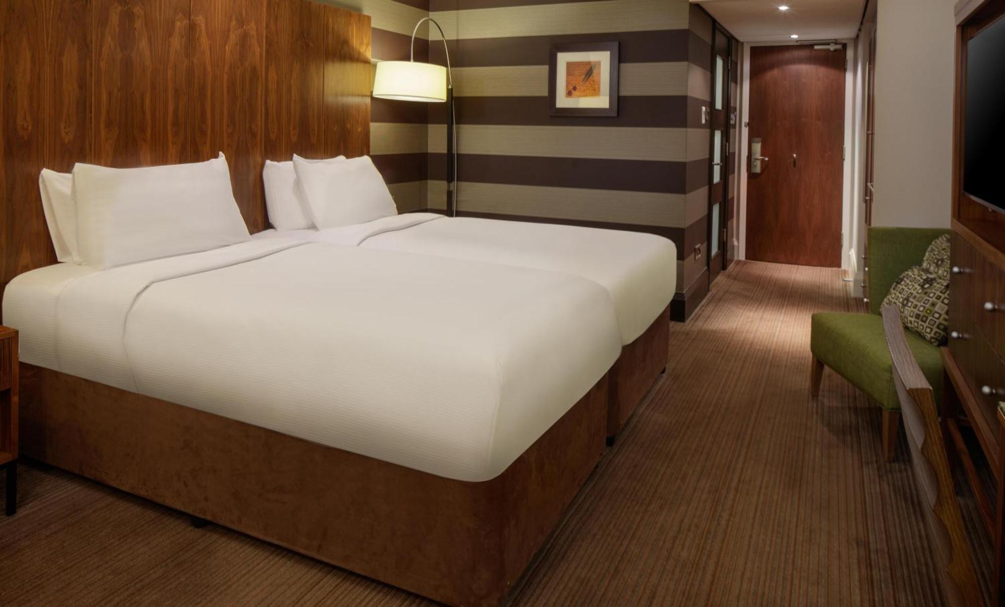 Twin Room,1765144690:JPEG