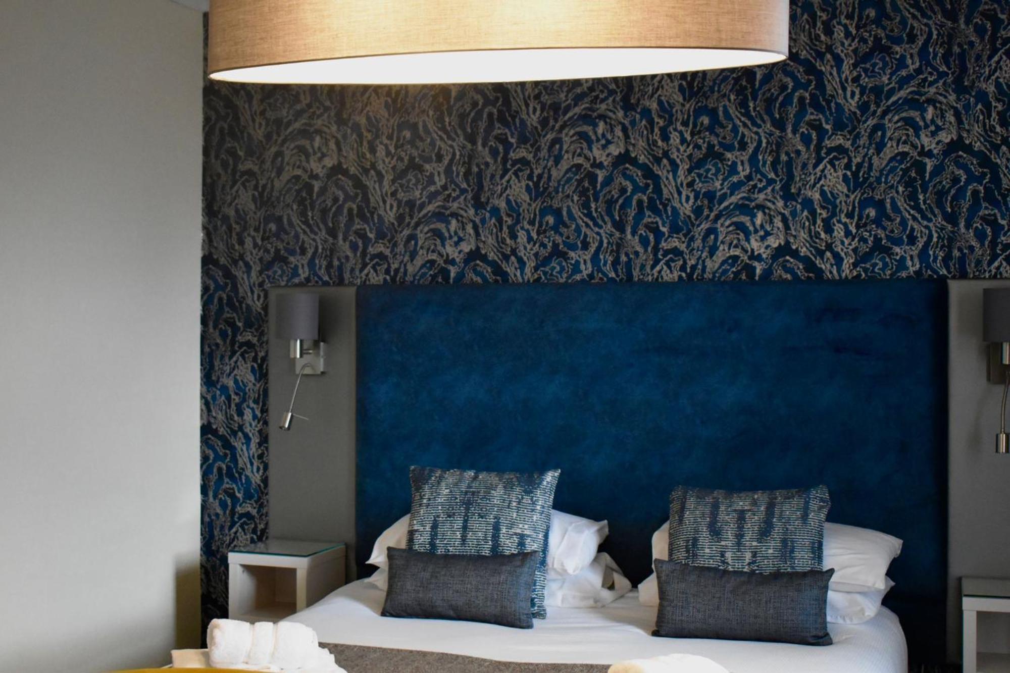 Large Double Room,1765182422:JPEG