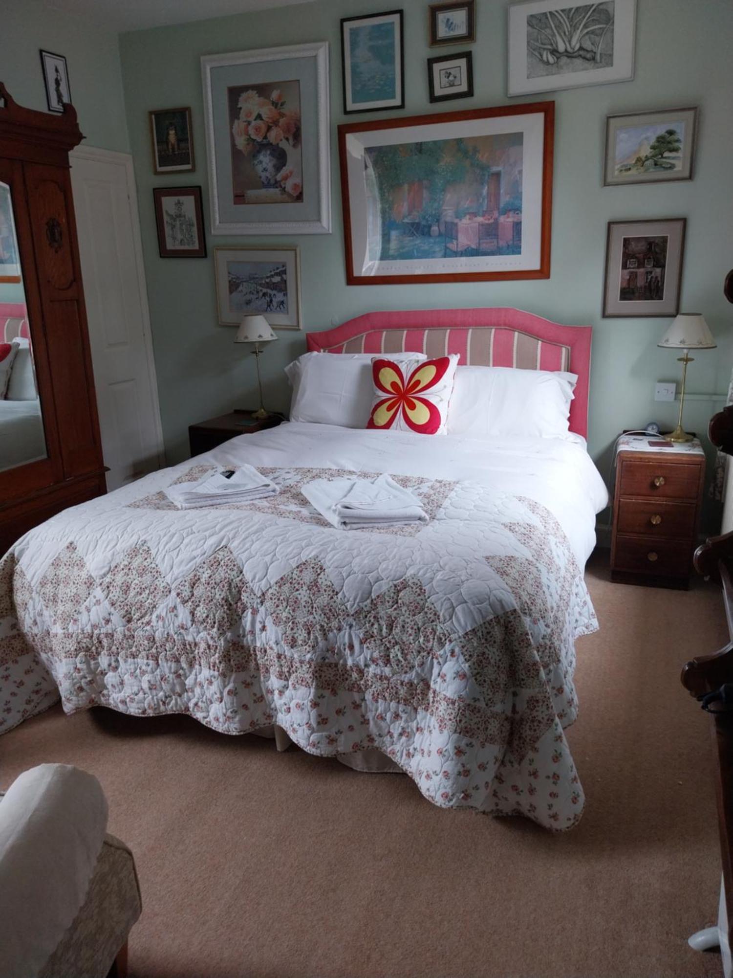 Double Room,1765760043:JPEG