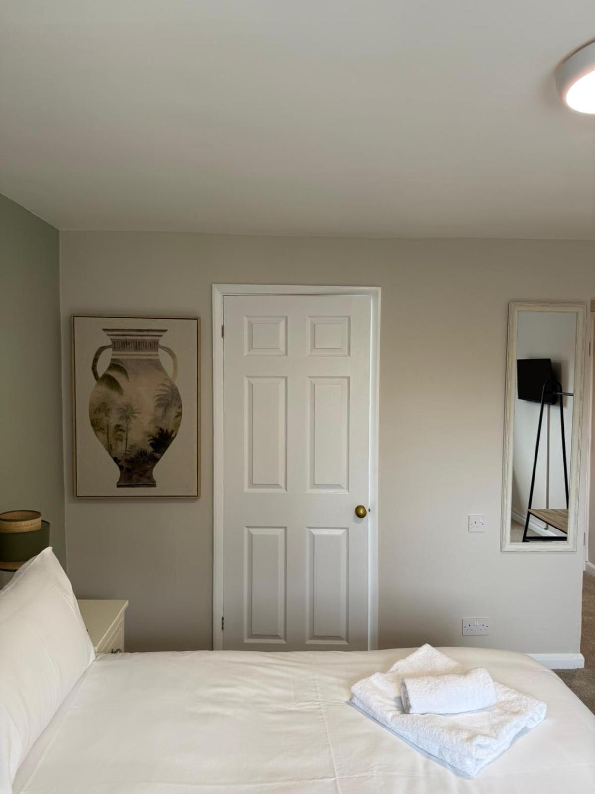 Double Room,1765798154:JPEG