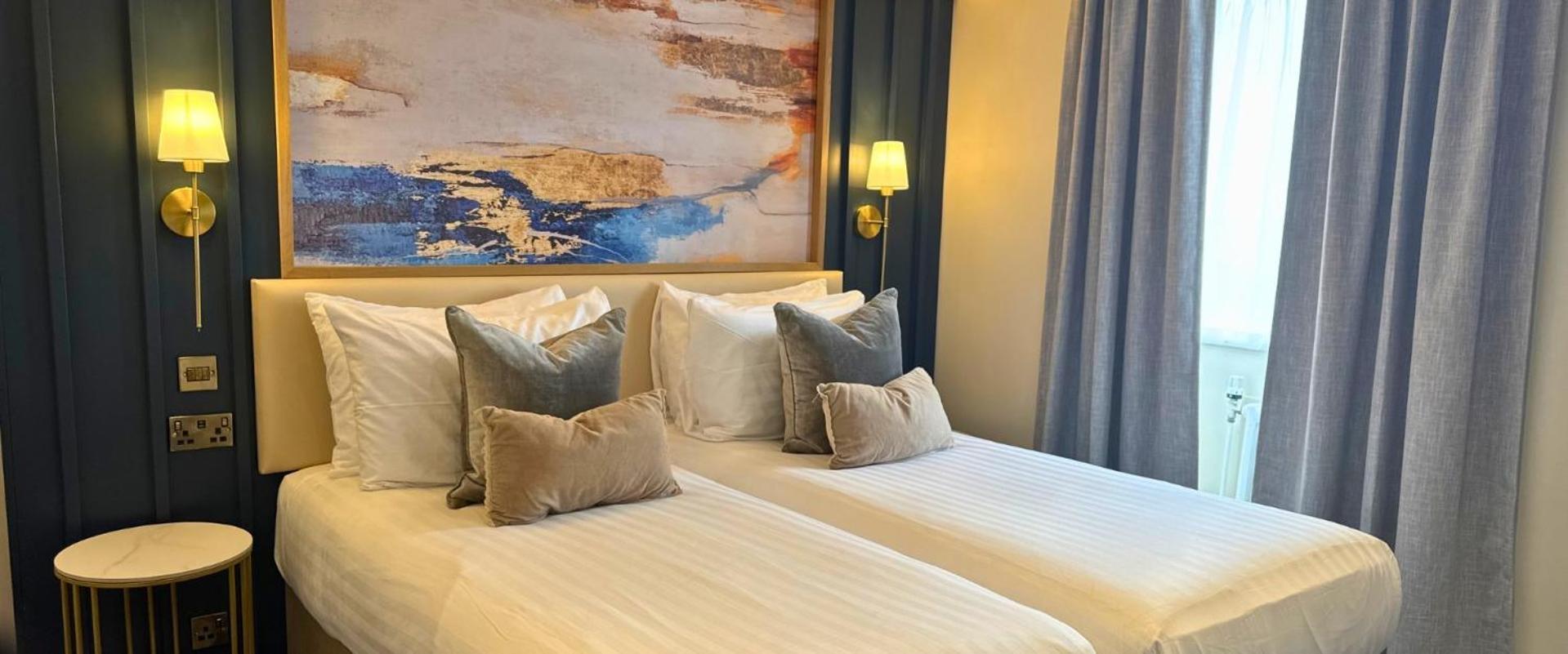 Deluxe Double or Twin Room