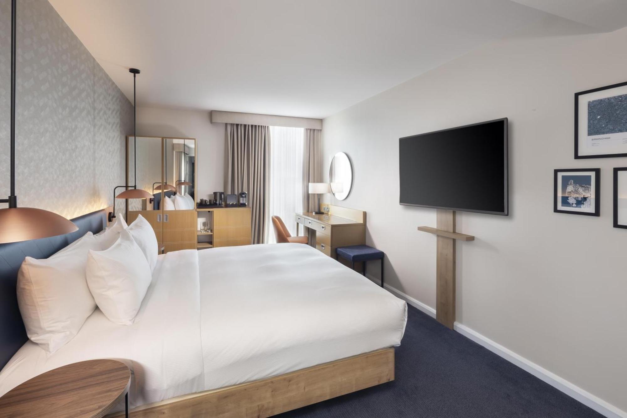 Queen Room - Accessible