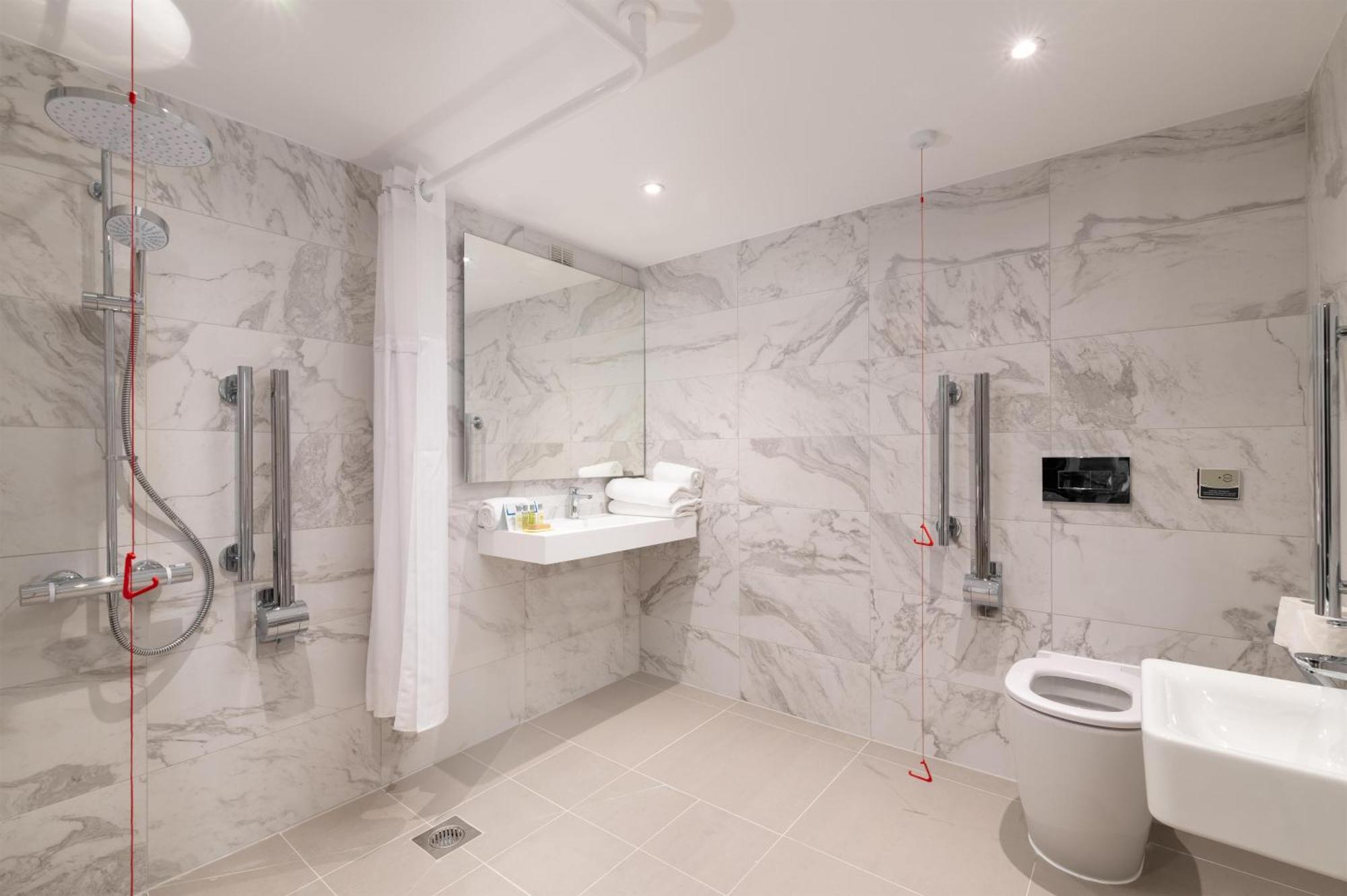 Queen Room - Mobility Access