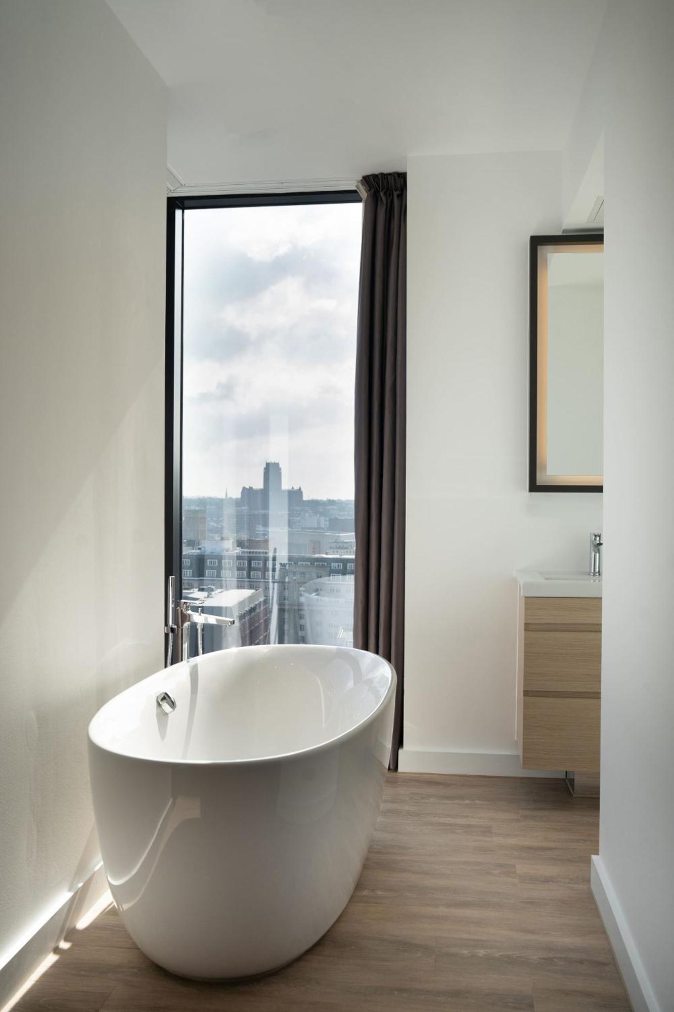 Townhouse Room
