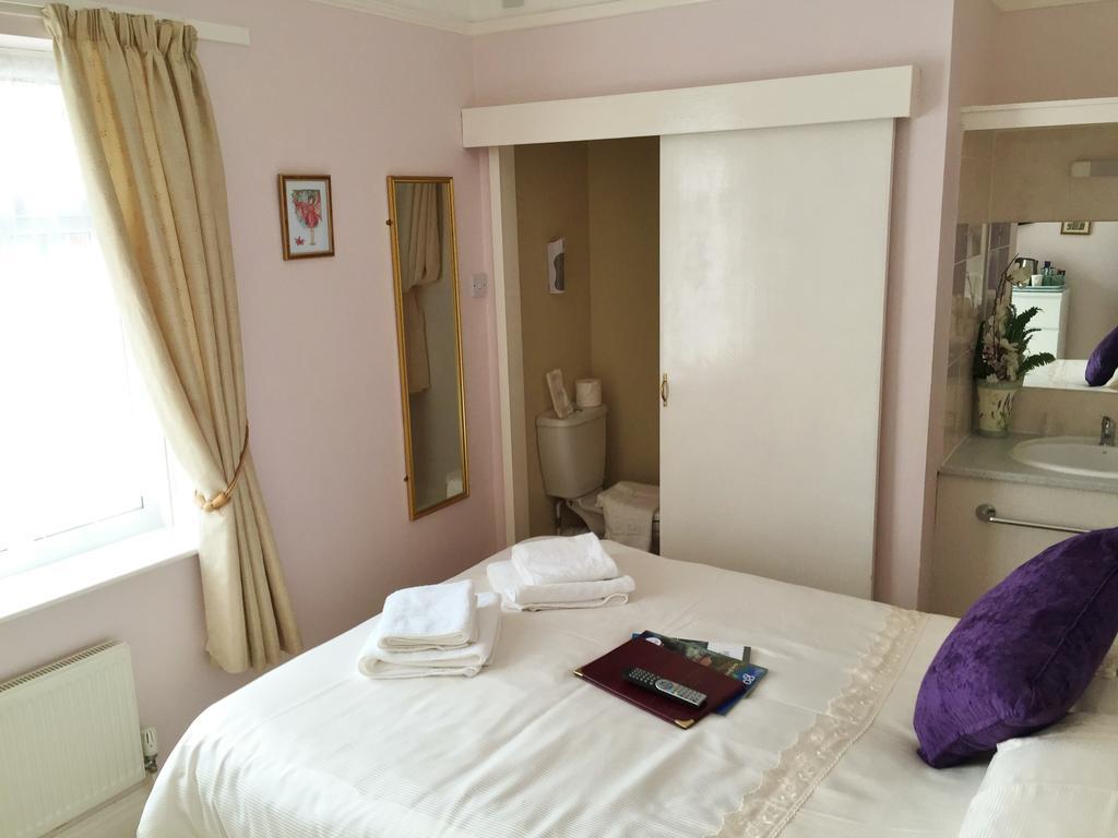 Double Room RM6