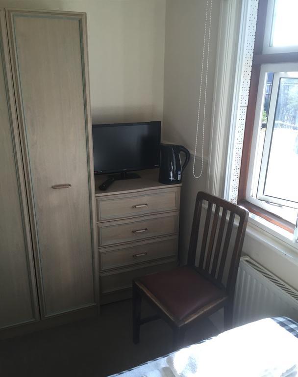 Twin Room with Bathroom
