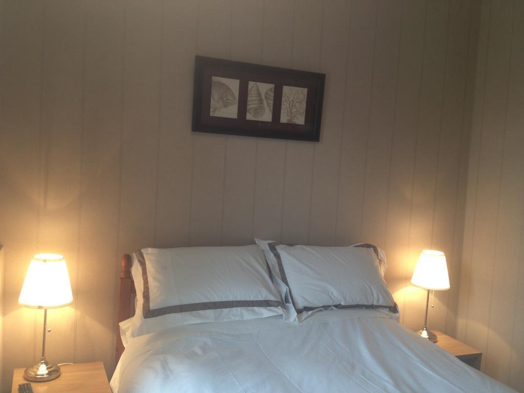 Basic Double Room with Shared Bathroom,224267768:JPEG