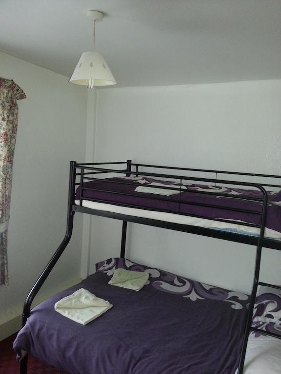 Family Room with Shared Bathroom,933641386:JPEG