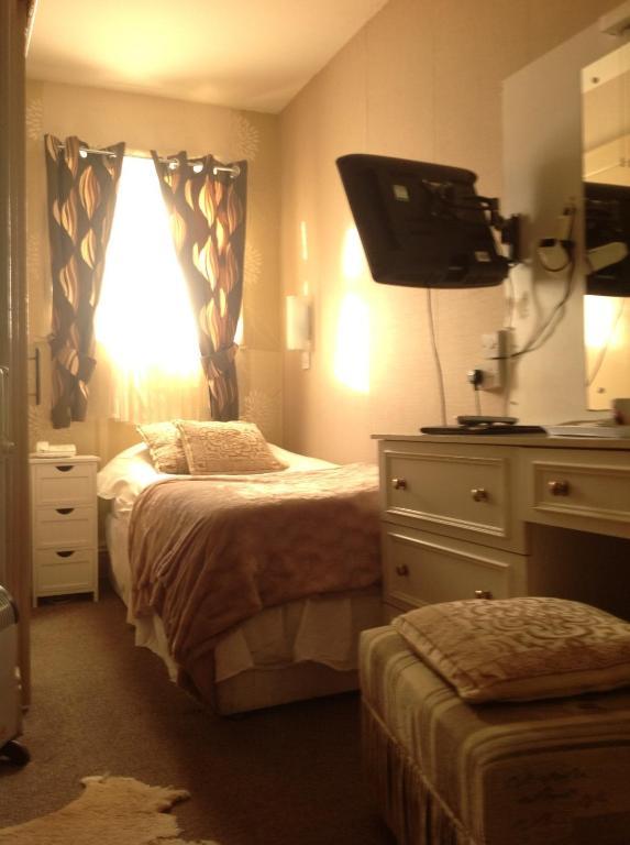 Single Room,61251469:JPEG