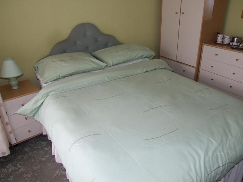 Family Room (2 Adults + 2 Children)