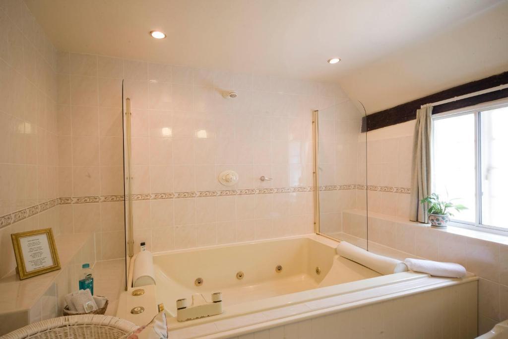 Double Room,25196241:JPEG