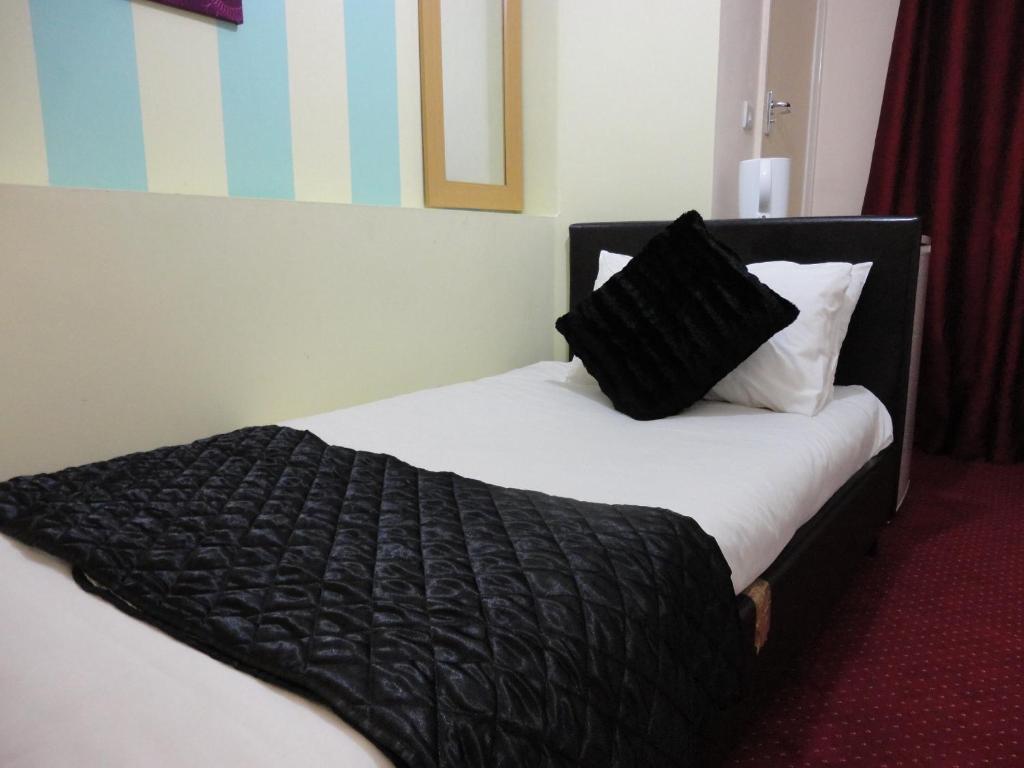Standard Single Room,1580527291:JPEG