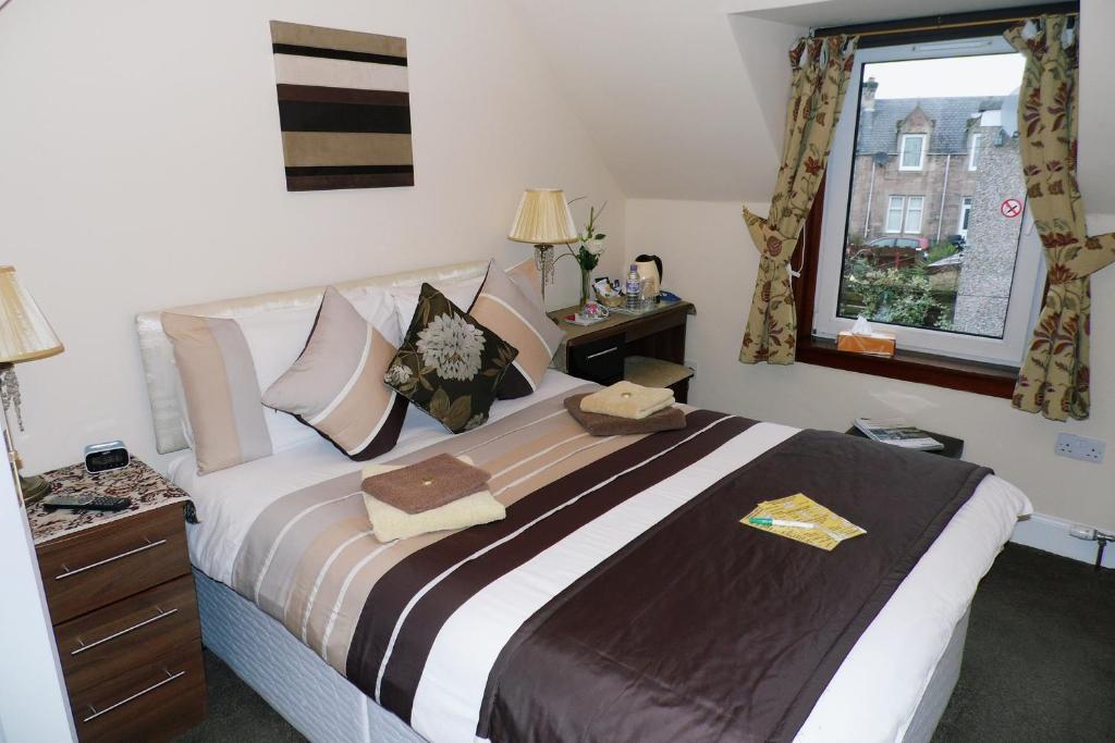 Small Double Room,25476474:JPEG