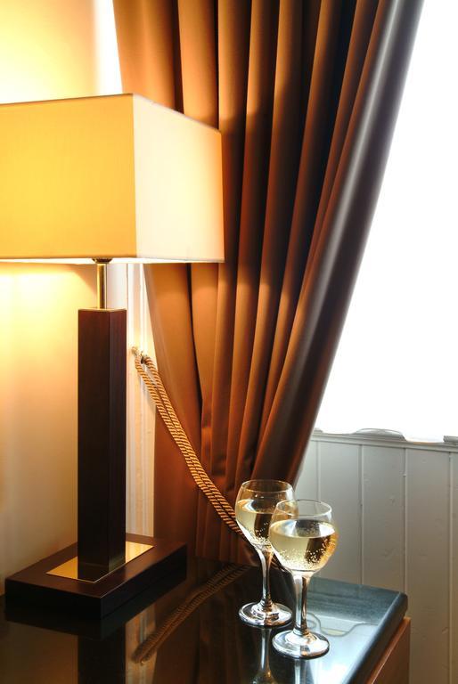 Single Room,1433773195:JPEG