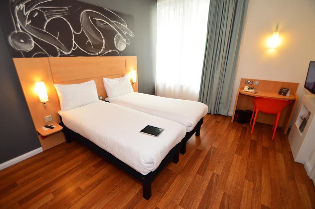 Standard Twin Room - Accessible Room