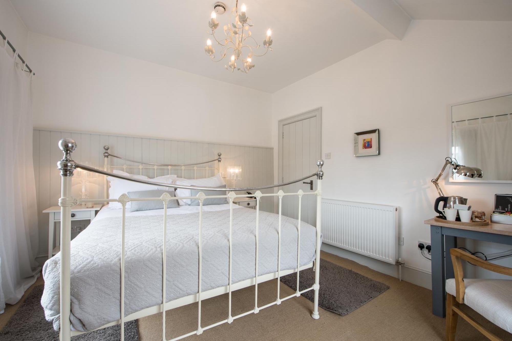 Single Room - En Suite,1215479578:JPEG