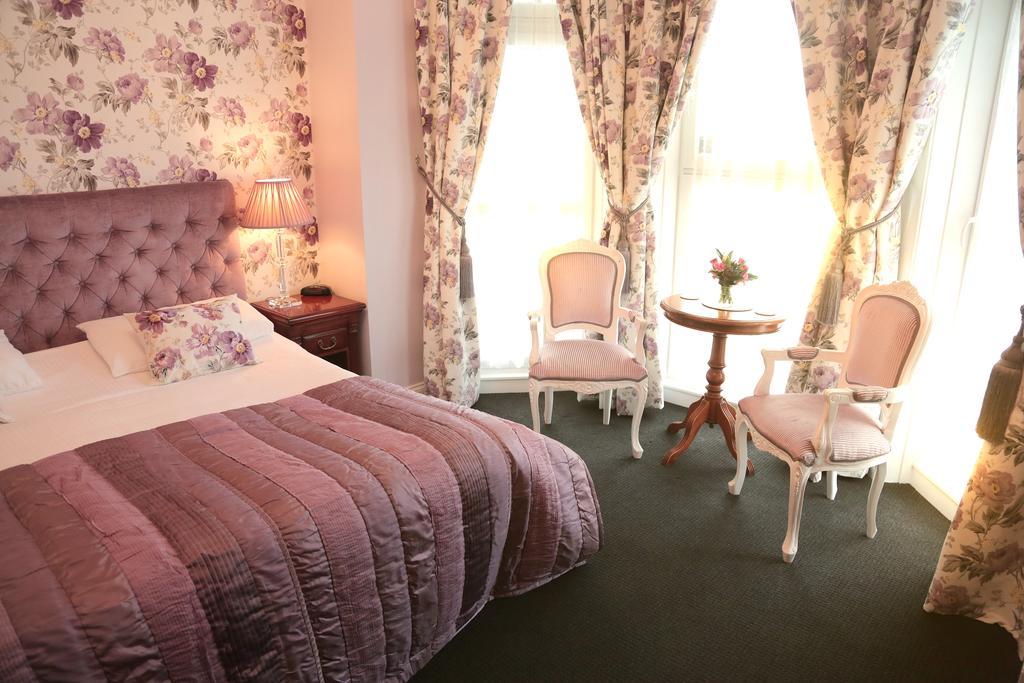 Standard Double or Twin Room with Corner Sea View,1516438213:JPEG