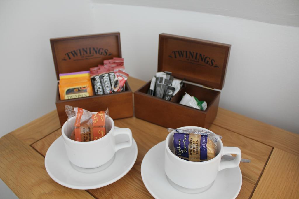 Deluxe Double or Twin Room,323157382:JPEG