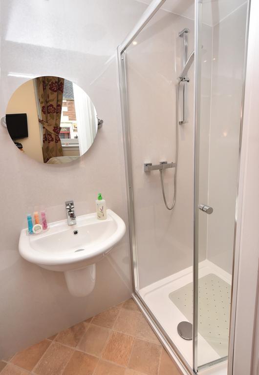 Small Double Room,758646715:JPEG