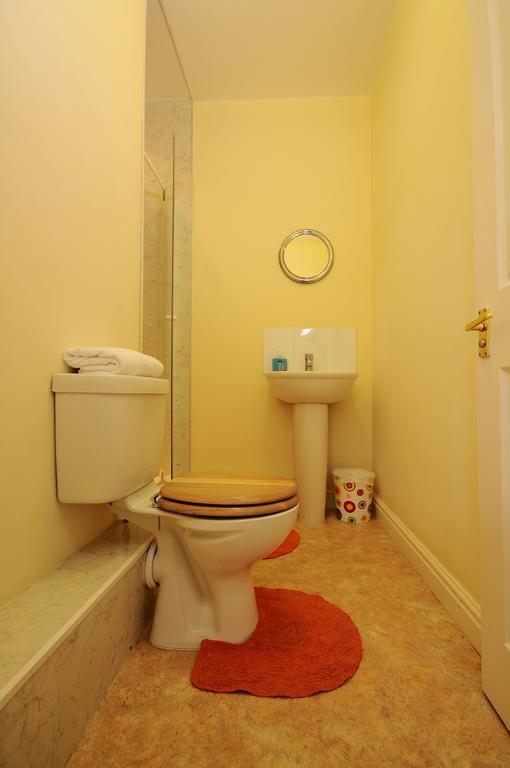 Triple Room with Shared Bathroom,397787685:JPEG