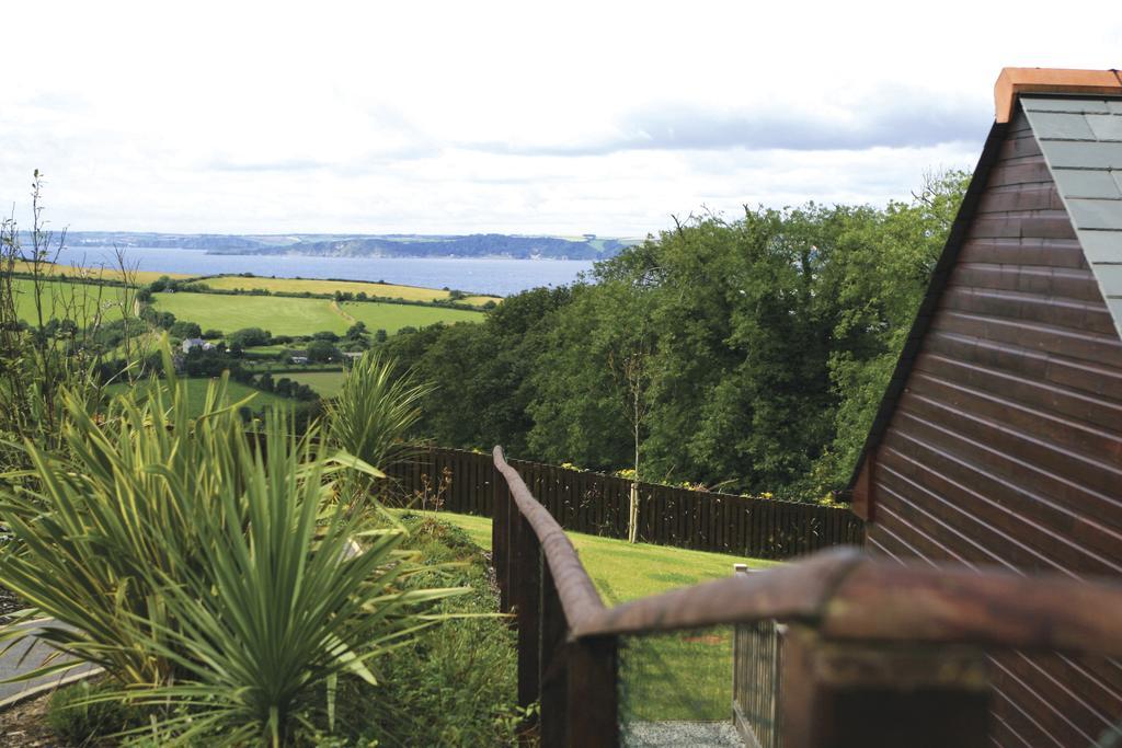 Two- Bedroom Lodge with Terrace and Sea View