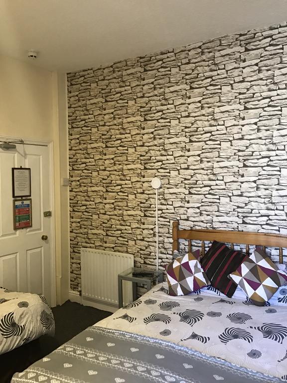 Twin Room with Private Bathroom