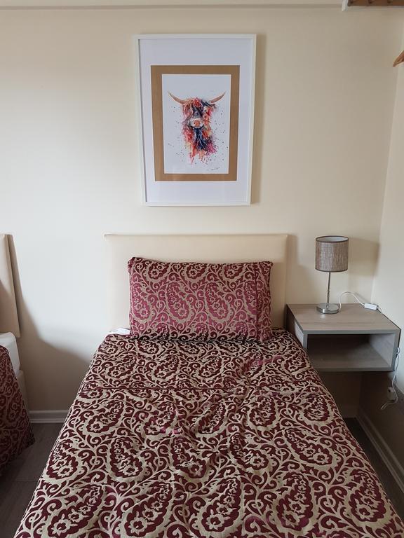 Twin Room,382421851:JPEG