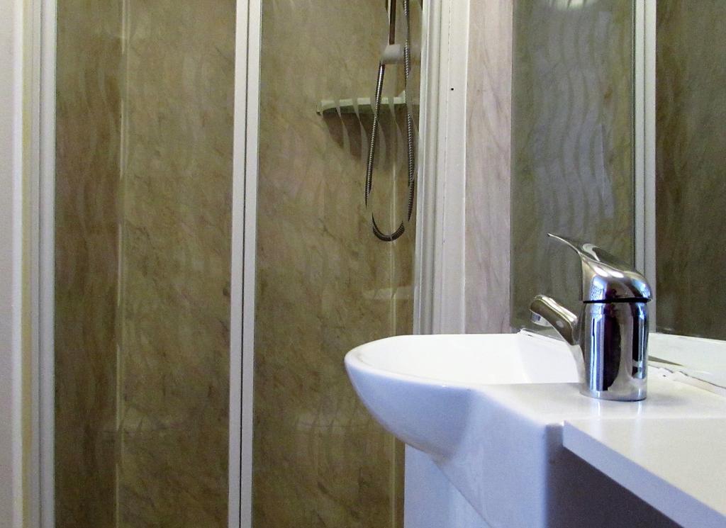 Twin Room - Ensuite,807653331:JPEG