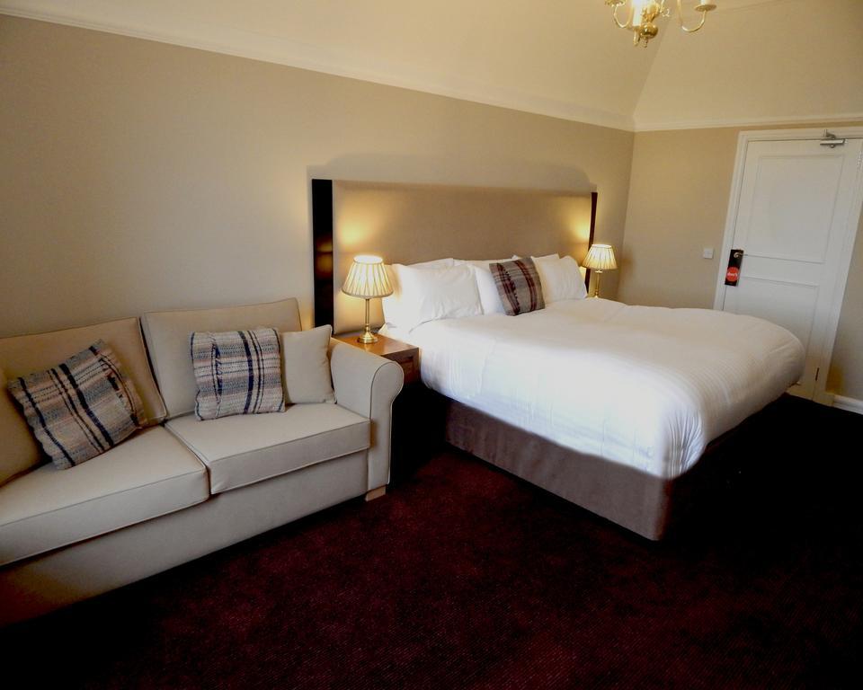 Family Room (2 Adults + 2 Children)