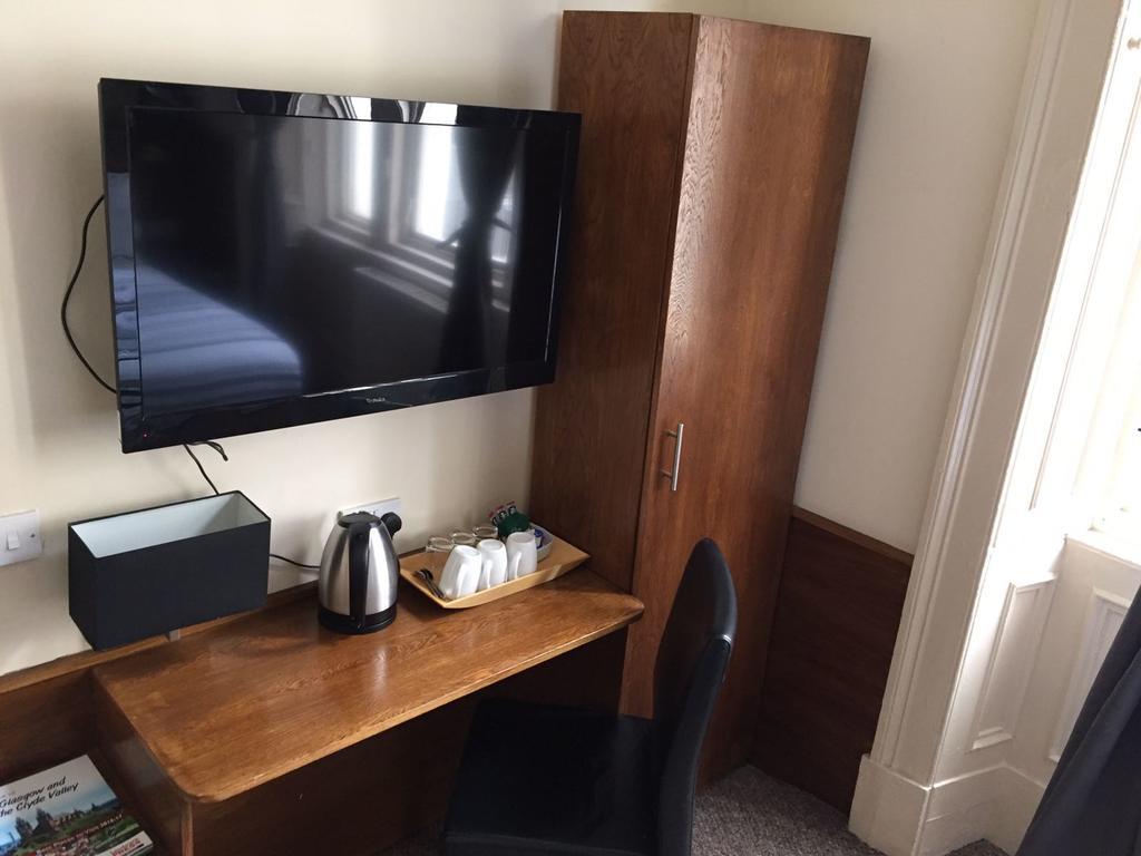 Family Room (4 Adults),1210039777:JPEG