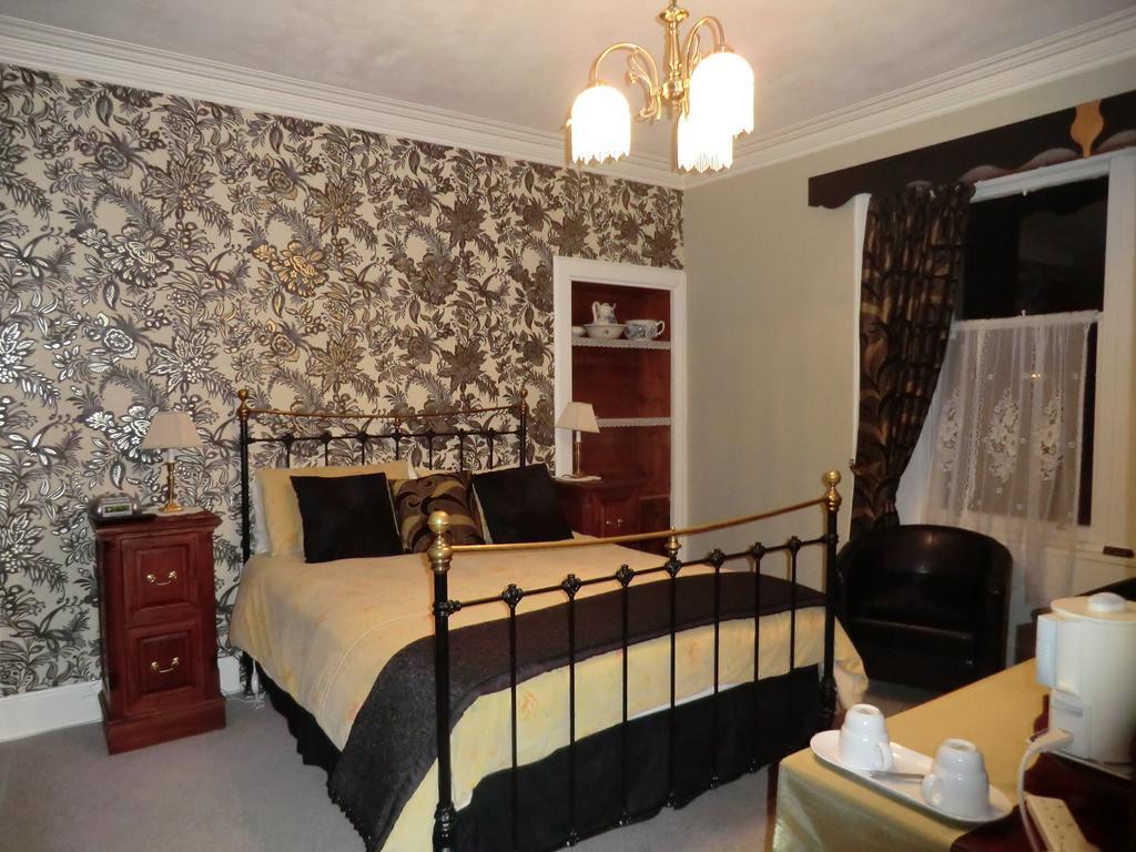 Queen Room Garden View
