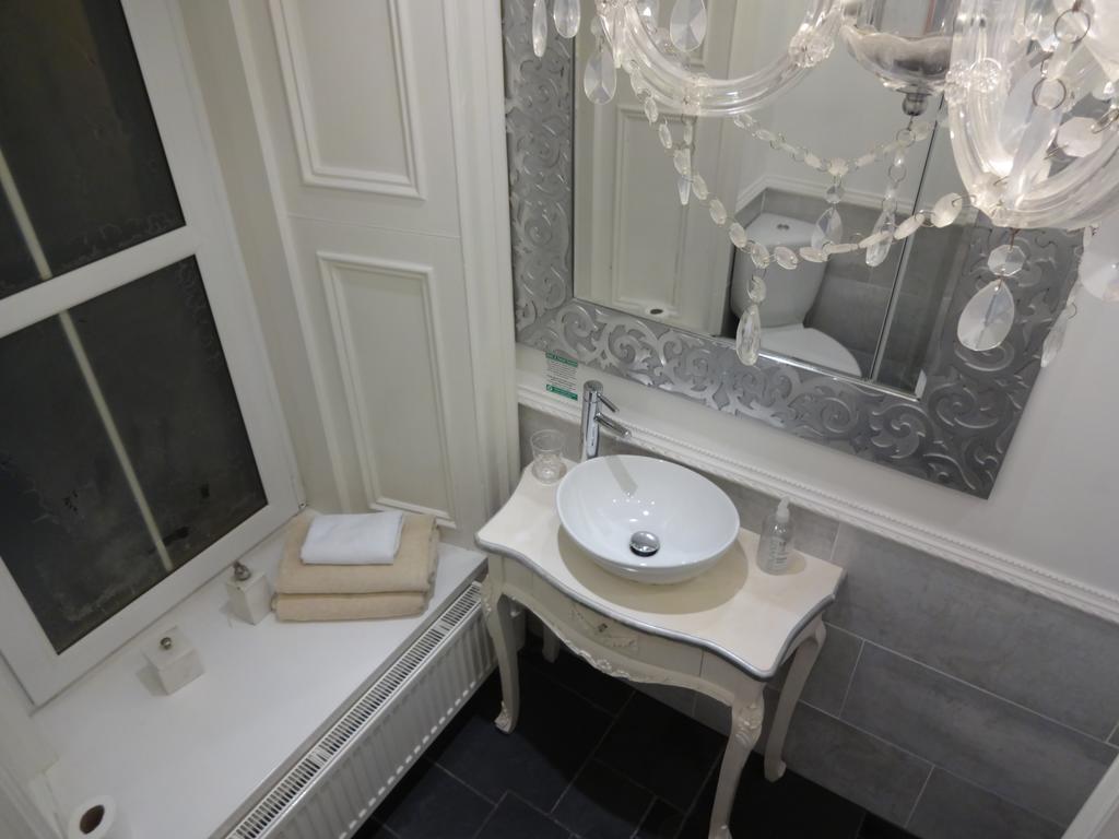 Double Room Private Bathroom,408387270:JPEG