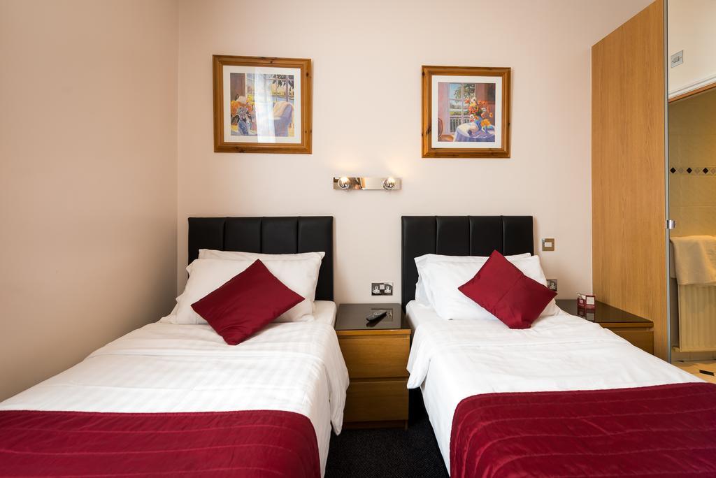 En-suite Twin Room,415701429:JPEG