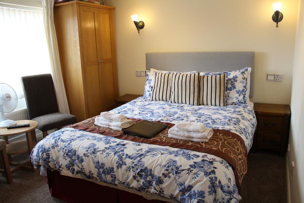 Family Room (2 Adults + 2 Children),416171991:JPEG