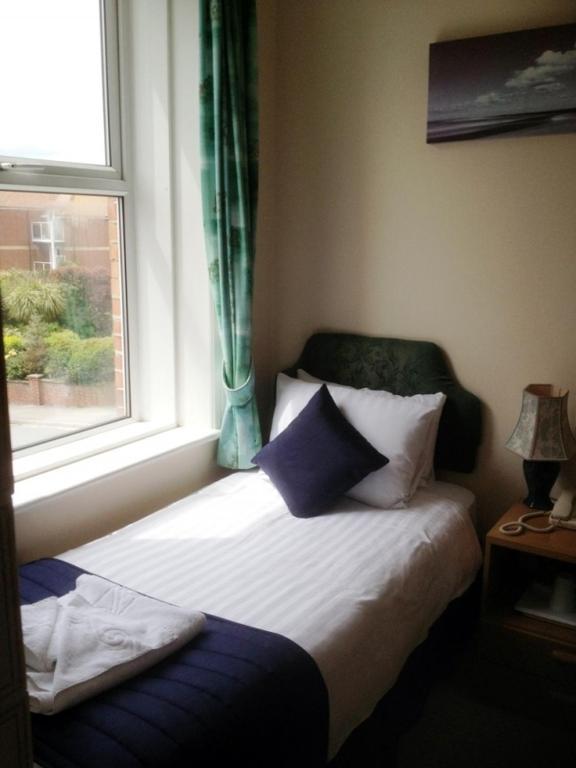 Single Room,1704859754:JPEG