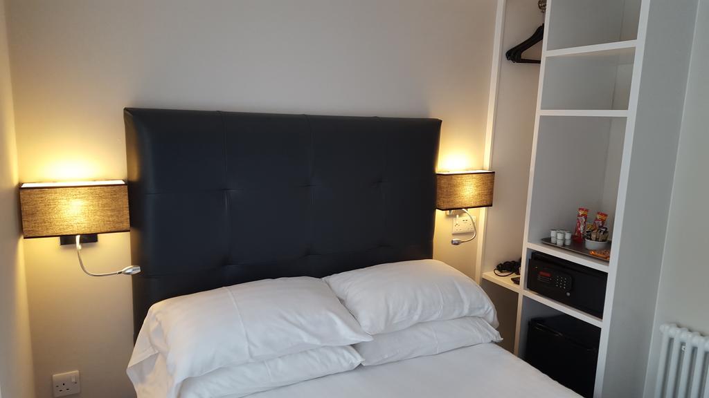 Small Double Room,433507749:JPEG