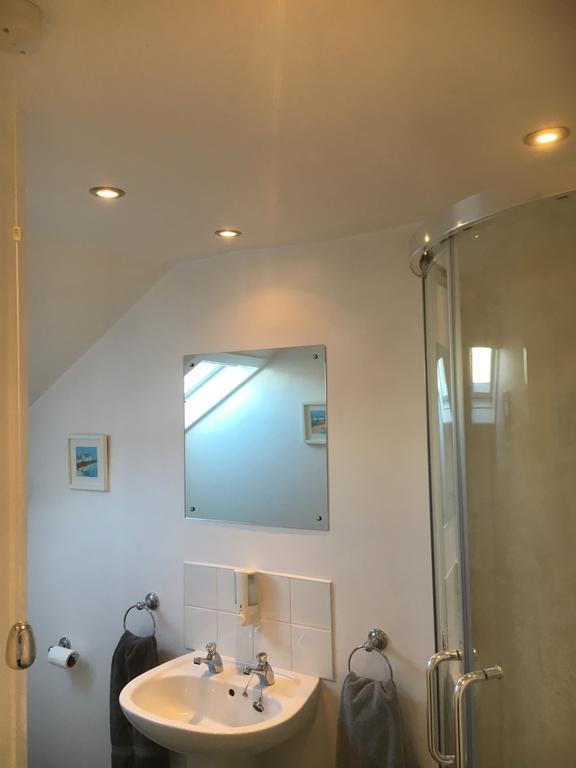 Standard Twin Room with Shared Bathroom,435850827:JPEG