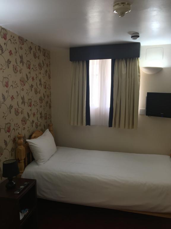 Single Room,1215478069:JPEG