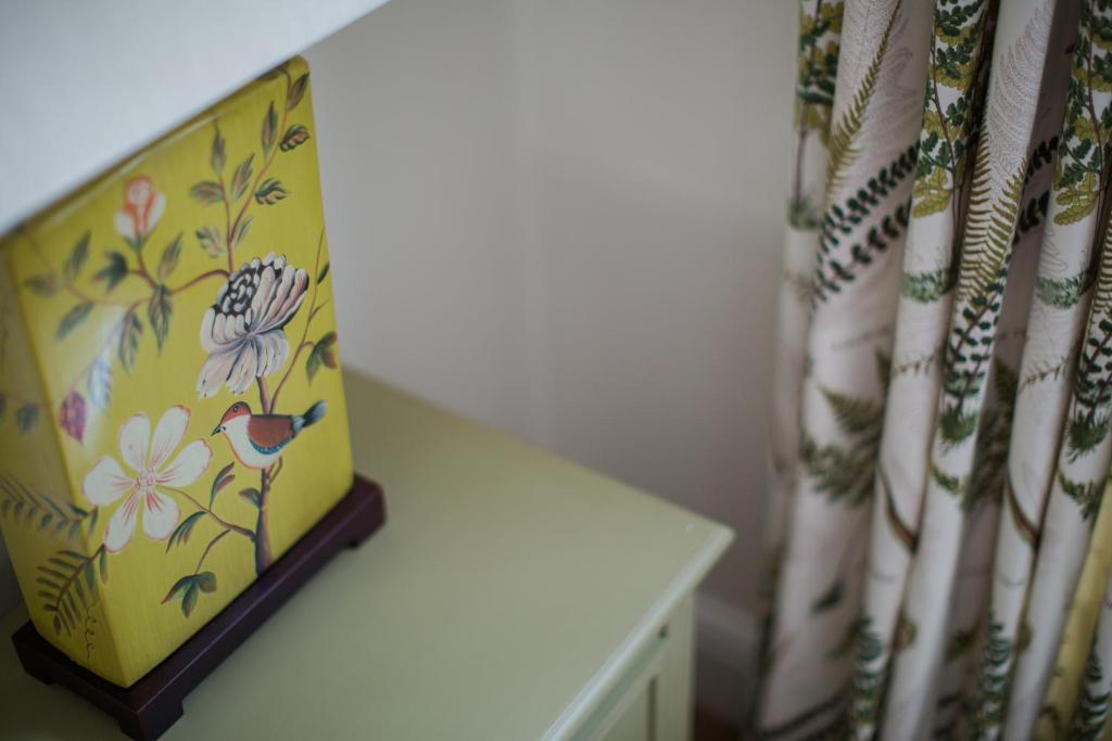 Deluxe Four Poster Room,44270170:JPEG