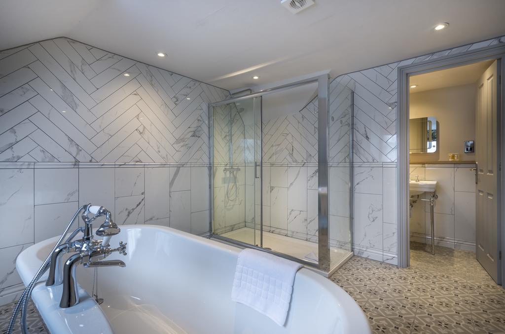 Deluxe Double Room,444372435:JPEG